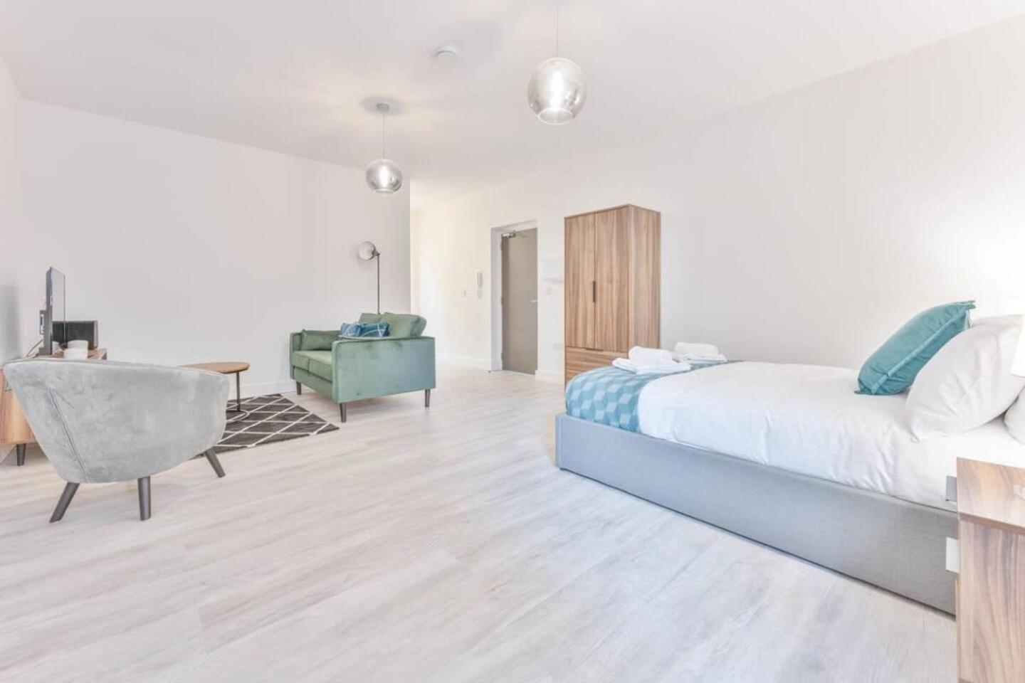 Pass The Keys Flat 7 - Exquisite Large 1 Bedstudio Sanctuary Birmingham